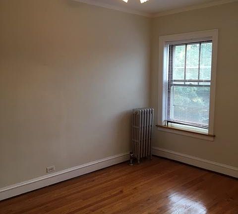 4th image of 4923 N Rockwell St #3