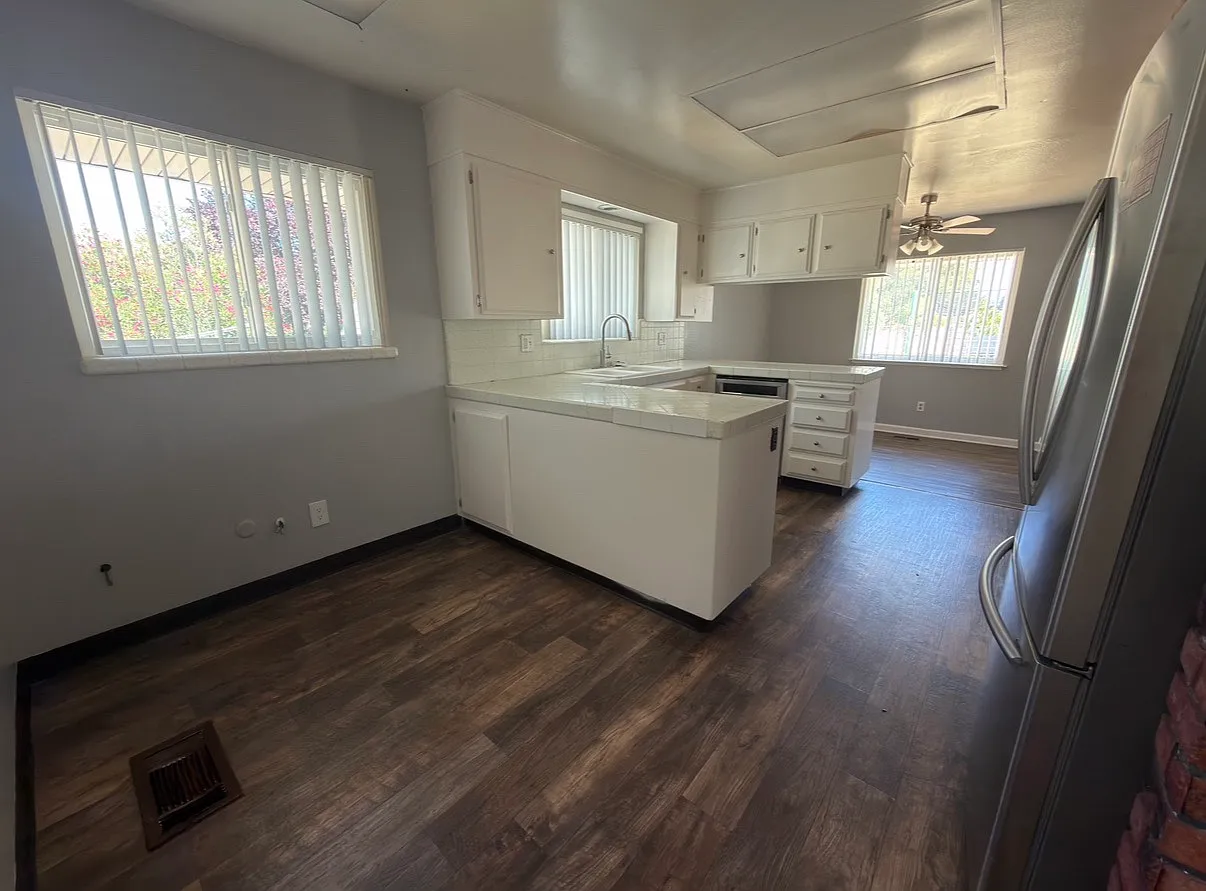 3 bed, 2.5 bath, 1870 sqft, $3,600 — Photo 4