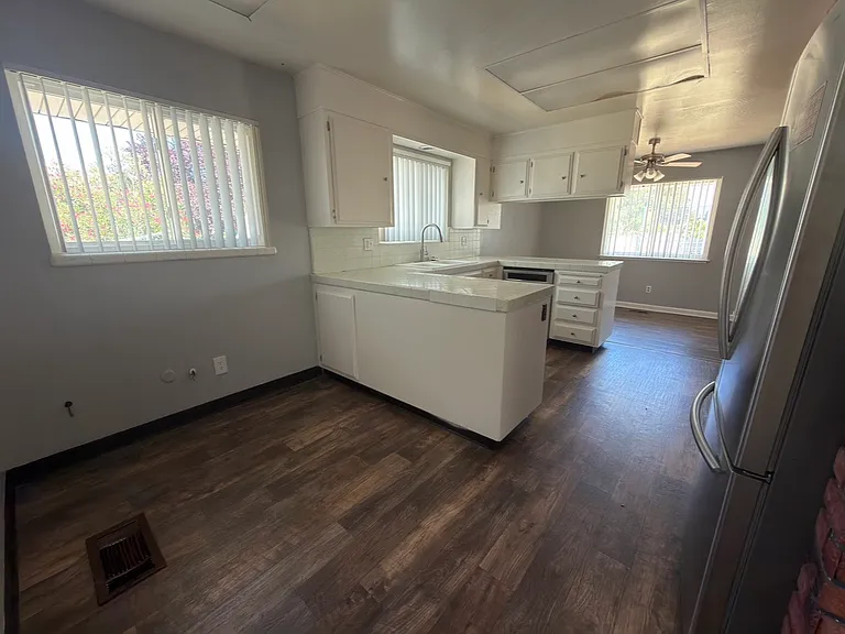 10020 E Comstock Rd — Photo 3