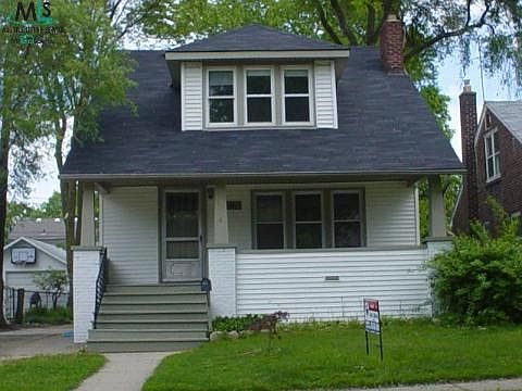1st image of 23084 Forest St