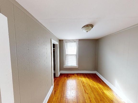 4th image of 341 W Chamberlin St