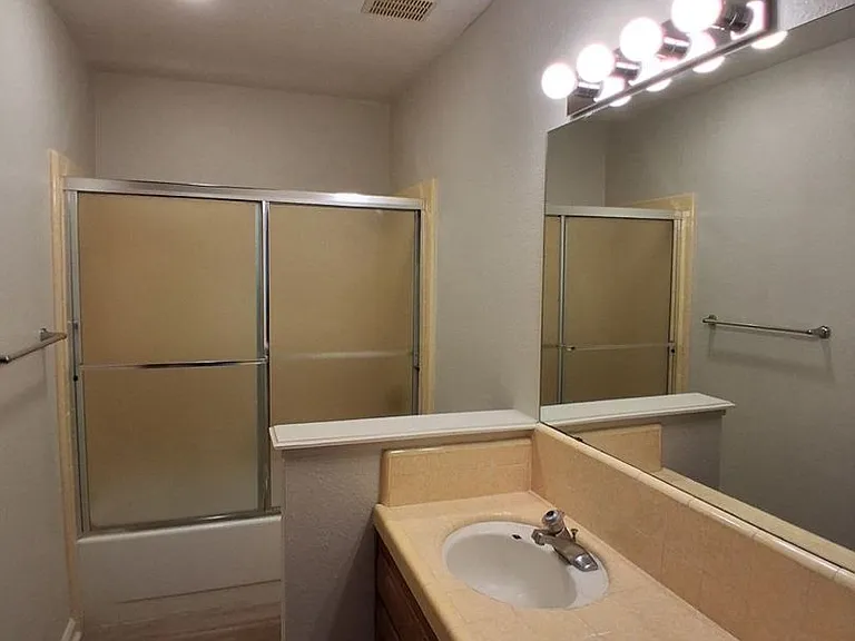 4597 N Emerson Ave — Photo 12