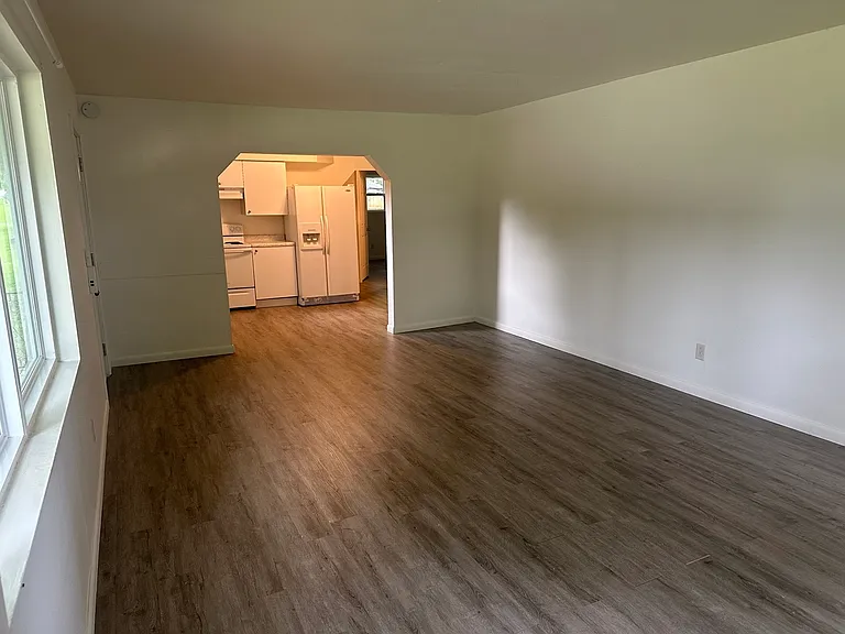 540 N Diamond Blvd — Photo 8