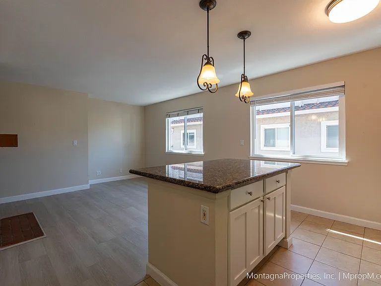1461 Main St #1 — Photo 8