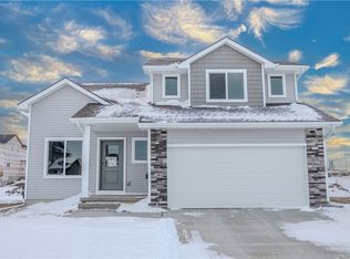 280 NW Horan Ct, Waukee, IA 50263