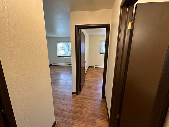 4th image of 2910 E Bolivar Ave #77