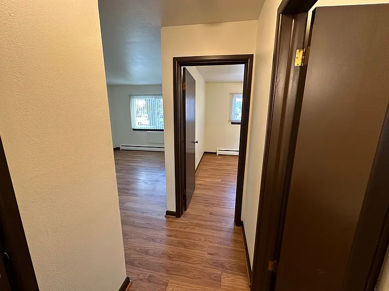2910 E Bolivar Ave — Photo 4