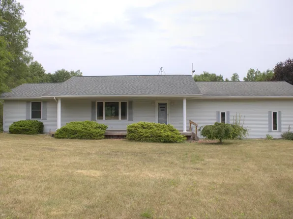8015 E Sanders Rd, Vestaburg, MI 48891
