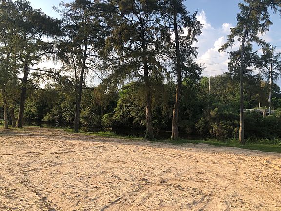 5th image of Timberlawn Dr