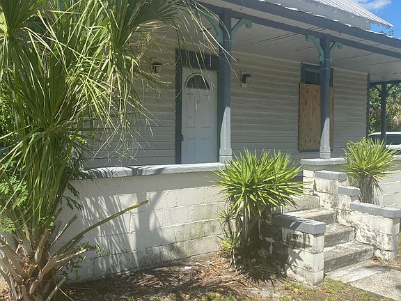2nd image of 800 OAK Street