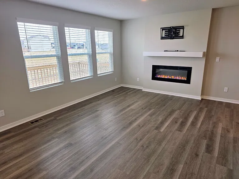 655 NW Williamsburg Ln — Photo 12