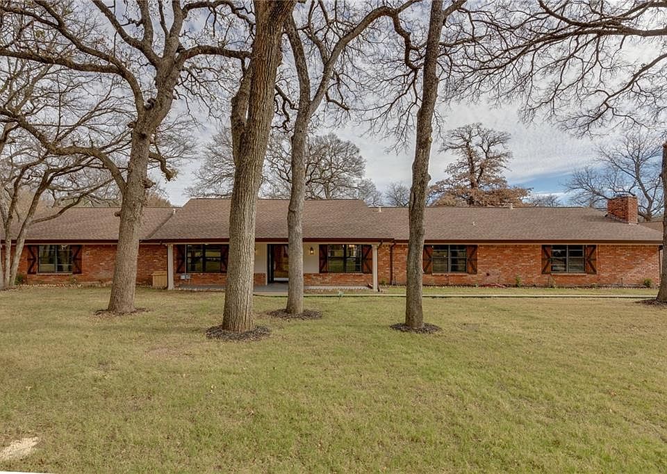 1st image of 1501 Pebble Creek Dr