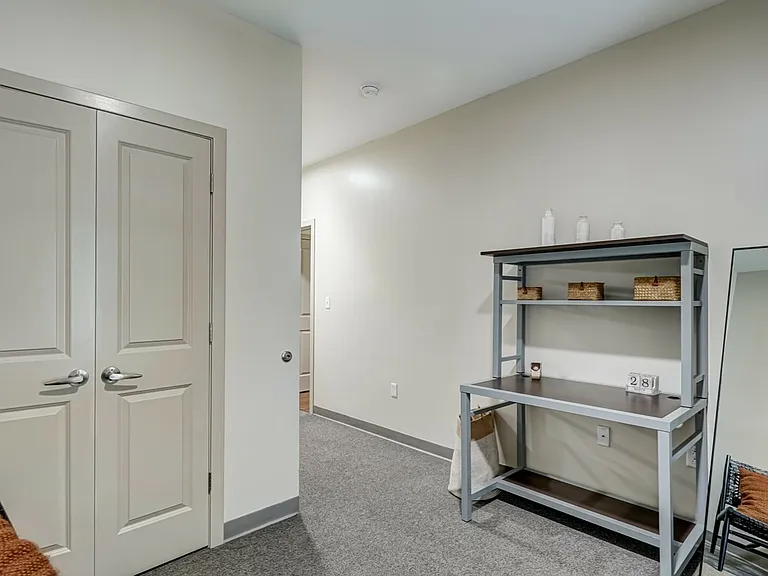 A smart combination of workspace and storage.