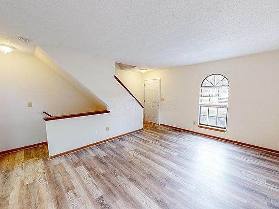 3rd image of 5271 Brandy Oaks Ln