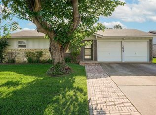 3825 Flamingo Ln, Irving, TX 75062