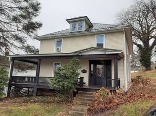 1411 Downey St, Radford, VA 24141