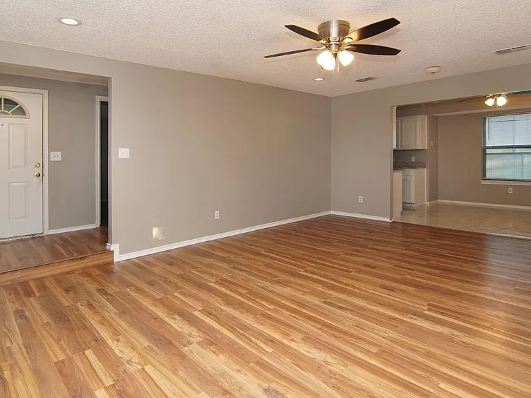 3710 Moselle Dr — Photo 5