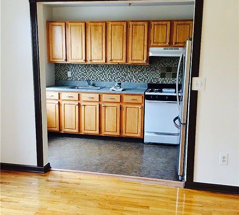 3rd image of 203 Johnson Ave #2