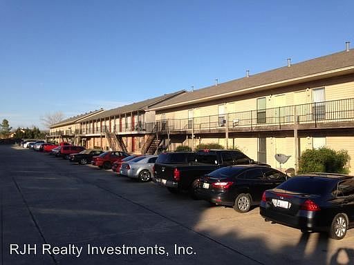 1st image of 1901 E Lindsey St APT 15A