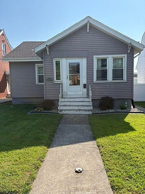 1st image of 2125 Lake Ave