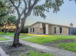 1913 Castille Dr, Carrollton, TX 75007