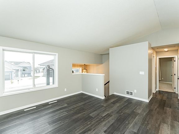 5th image of 1206 6th Ave SE