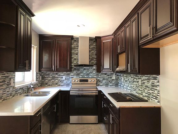 3rd image of 634 Keats Ct