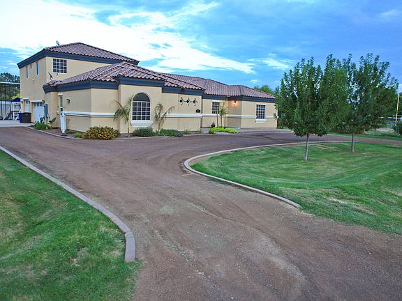 3rd image of 3201 S Diamond Dr