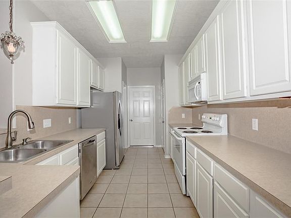 3rd image of 63 S Burberry Park Cir