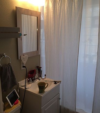 4th image of 2237 N Hubbard St APT 5