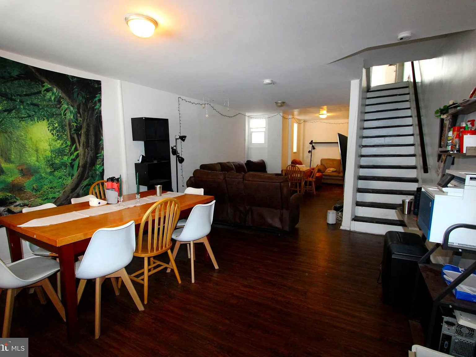5 bed, 1728 sqft, $3,950 — Photo 2
