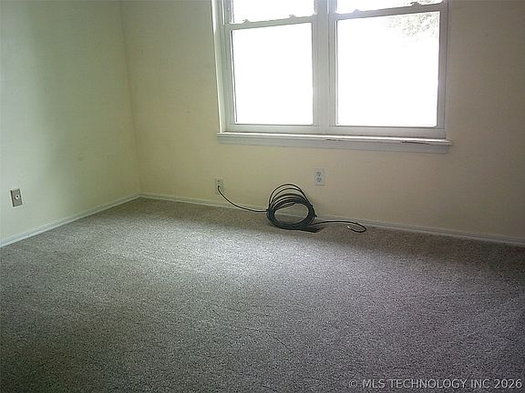 4th image of 19224 E Shannon Dr