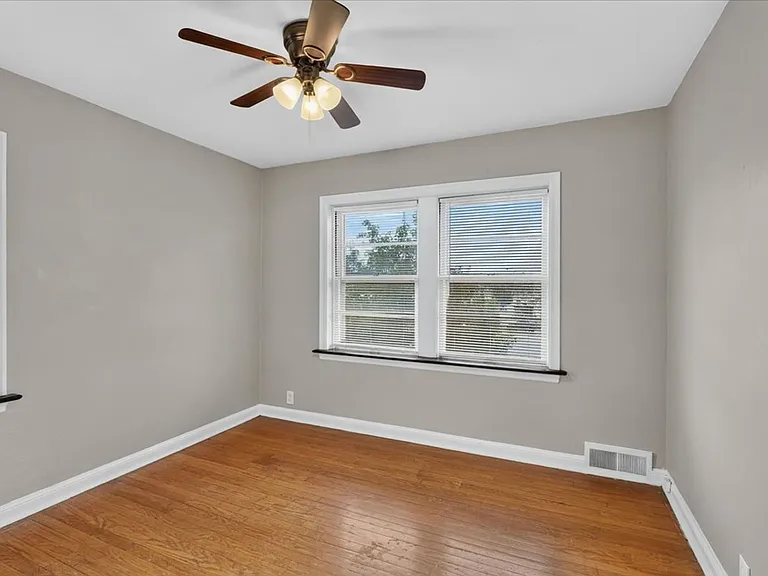 3307 Lawn — Photo 18