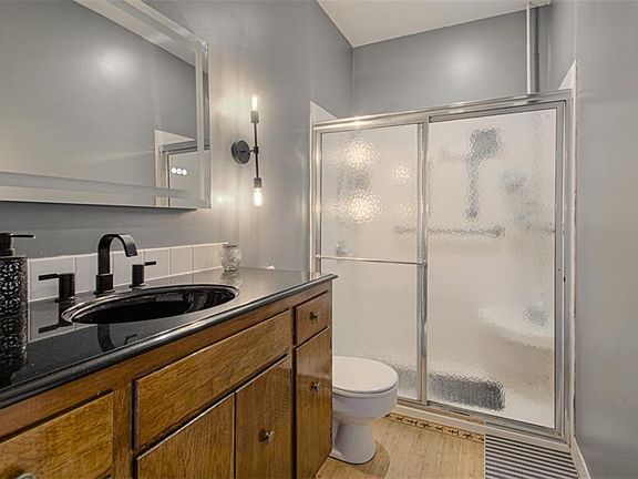 3rd image of 456 W 104th St Unit C