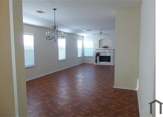 4th image of 14930 Sugarhollow Dr