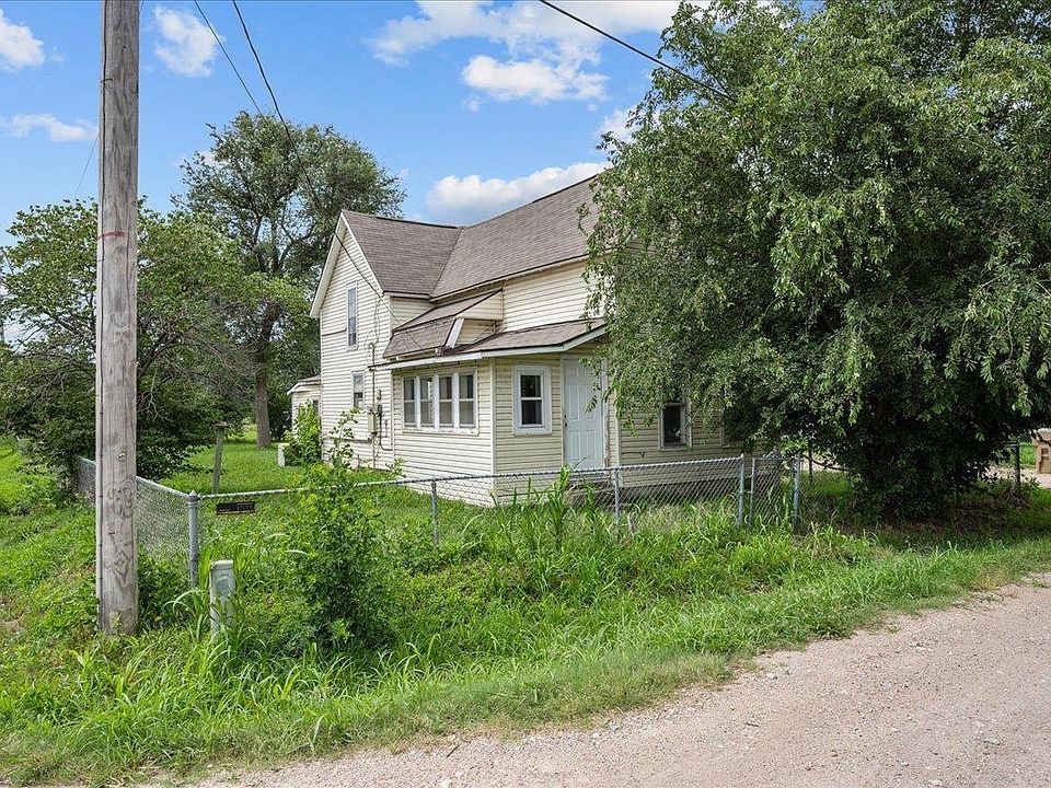 1st image of 2627 E 2nd Ave