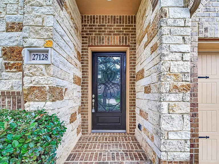 27128 Allenby Park Dr — Photo 3