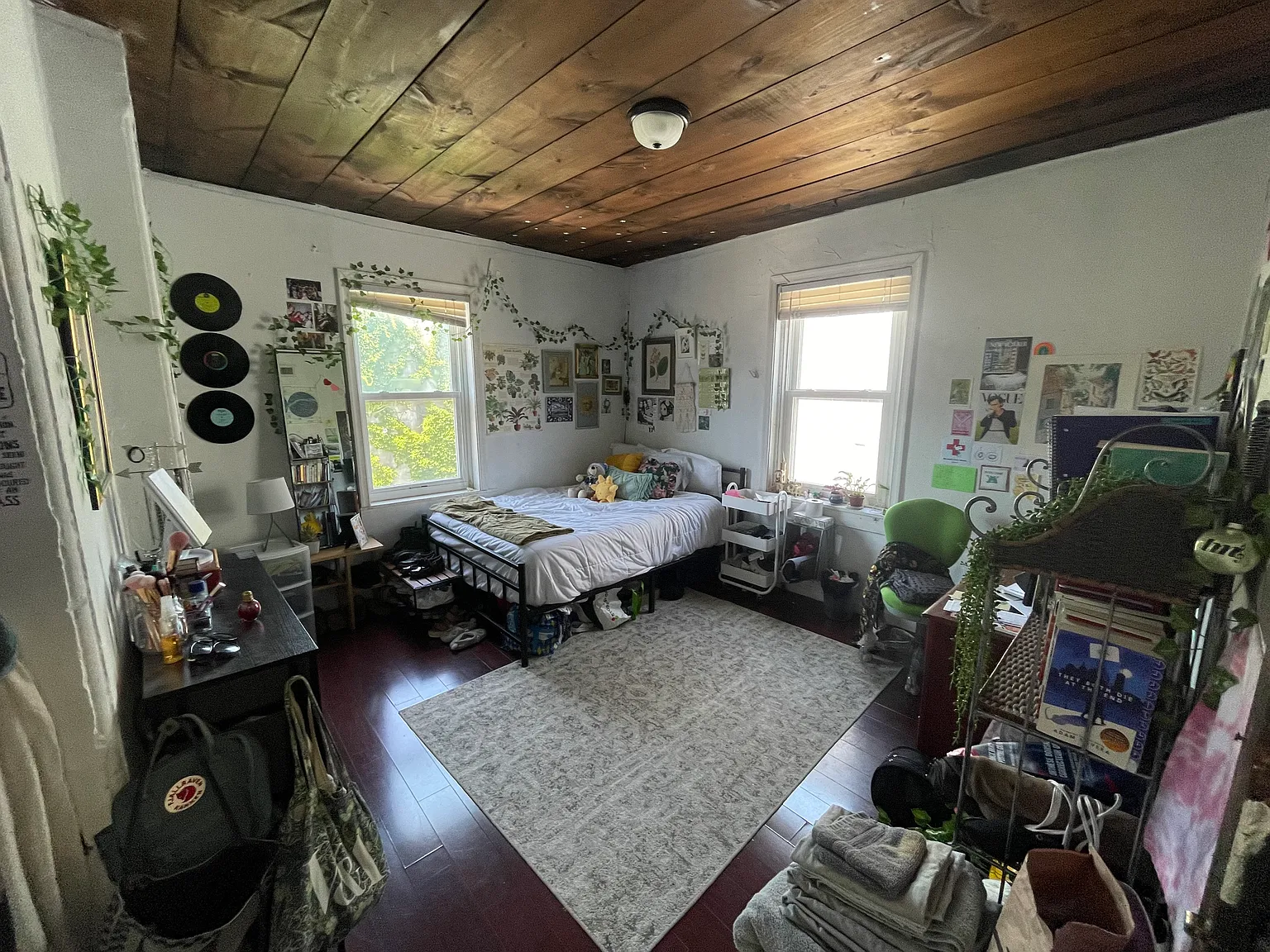 3 bed, $2,000 — Photo 3
