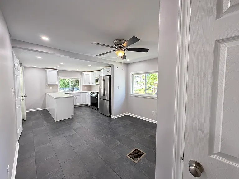 320 Chestnut St #1 — Photo 15
