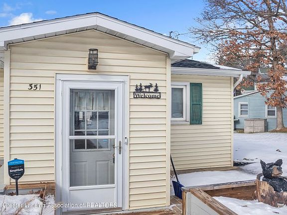 4th image of 351 Lake Dr