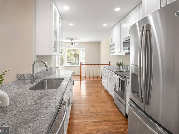 5th image of 3118 Borge St