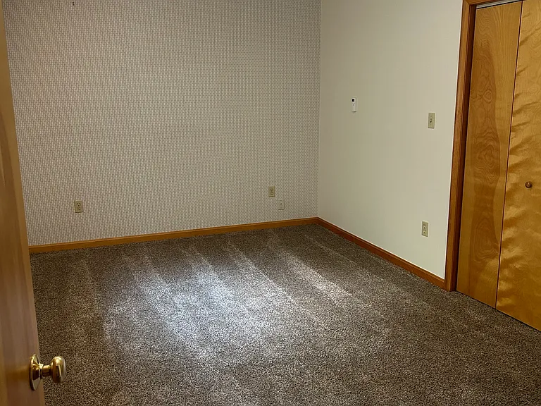 438 Jamestown Dr — Photo 15
