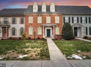 6 Jamestown Sq, Mechanicsburg, PA 17050