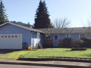 1745 E Grover Ave, Cottage Grove, OR 97424