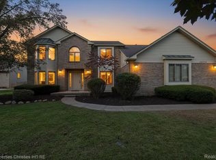 48818 Pebble Ln, Novi, MI 48374