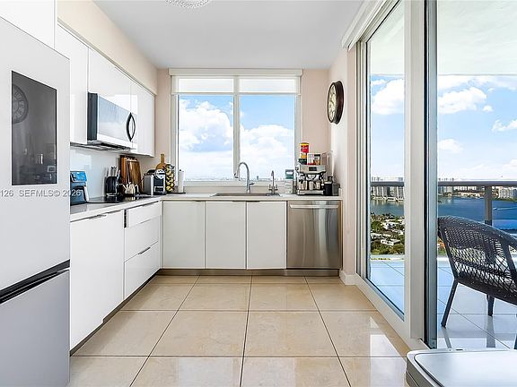 5th image of 19111 Collins Ave APT 3307