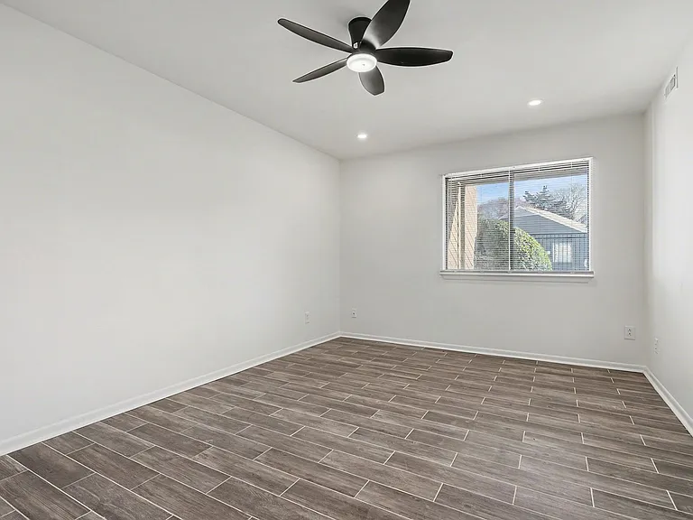 6148 Heath Ridge Ct — Photo 14
