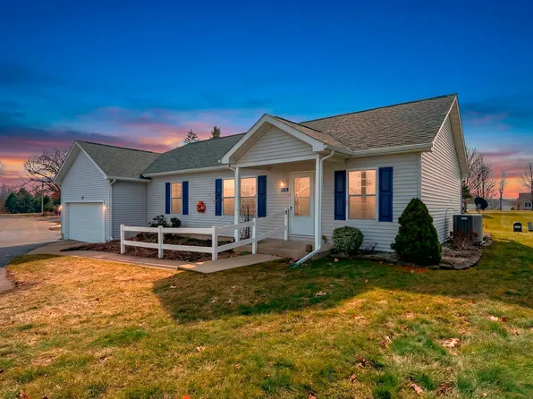 1016 W Villas Dr, Vicksburg, MI 49097