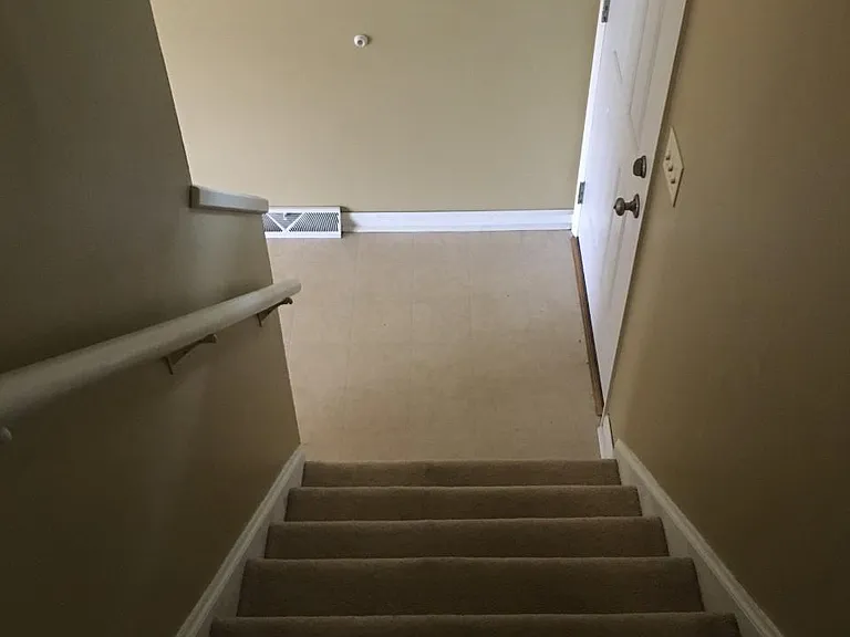 305 Kelly Cir — Photo 11