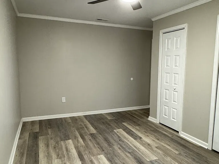 1312 Barnes St — Photo 13